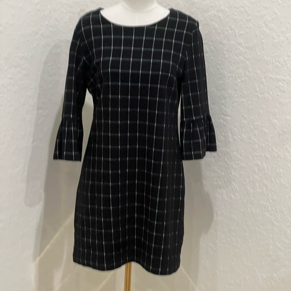 Banana Republic Dresses & Skirts - Banana Republic Black Plaid Long Sleeve Dress